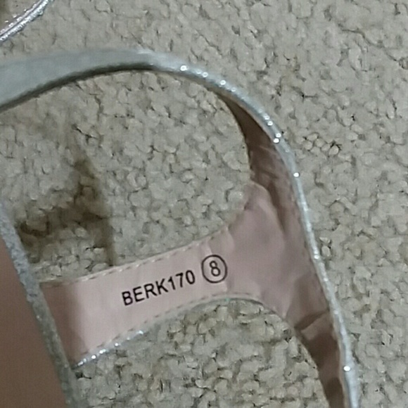 Shoes - Picture 5 of 5